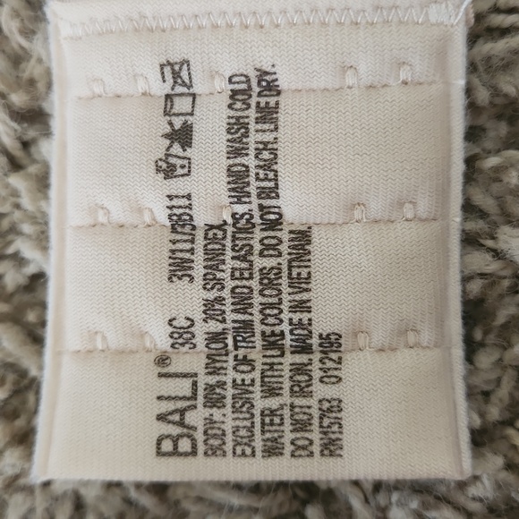 Bali Smoothing Underwire Bra - Picture 6 of 10